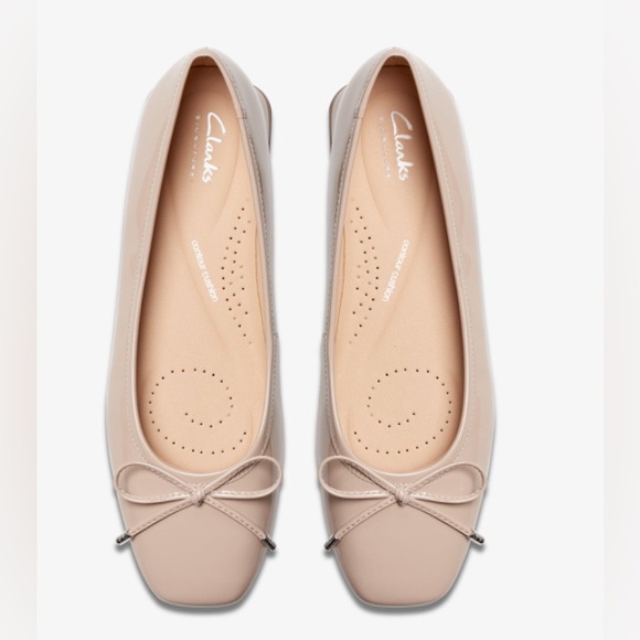 Clarks Women's Ballerina Flats Size 8.5 with cushion insole and heel pad - Picture 2 of 10